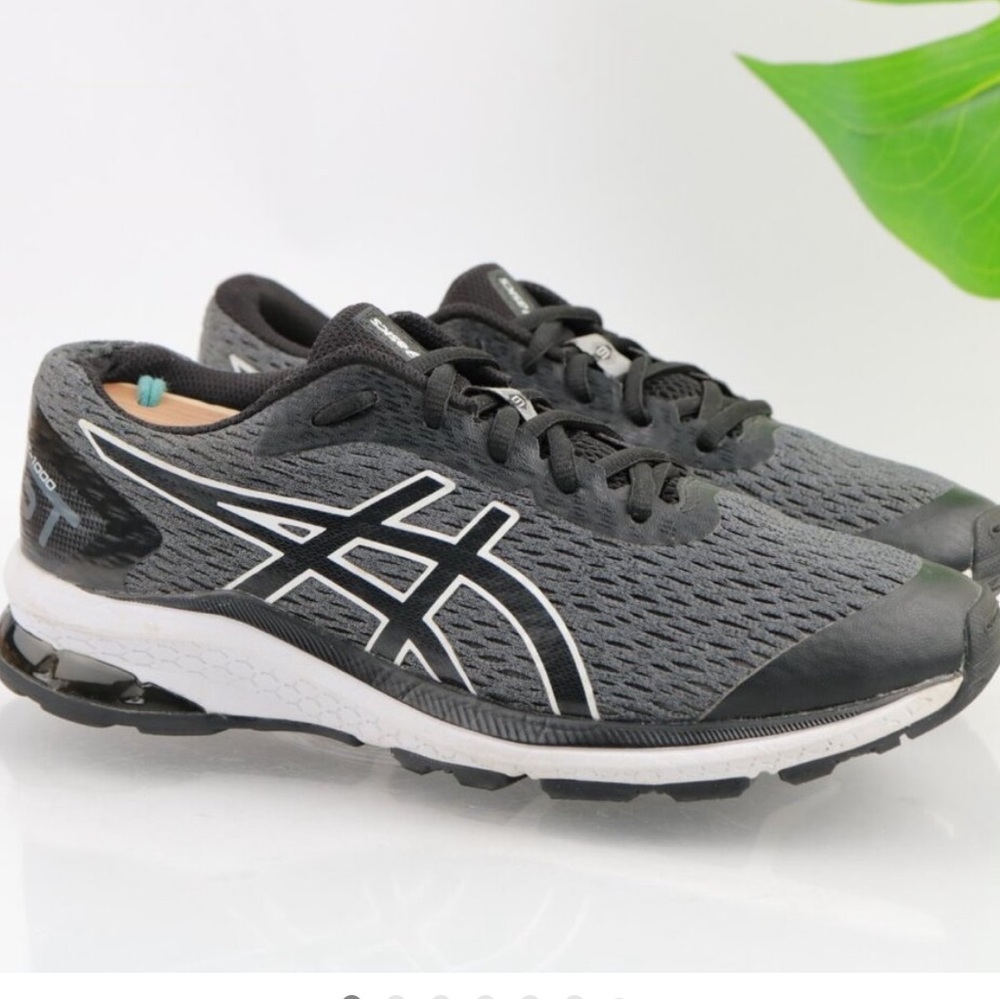 ASICS Womens Sz 7 GT 1000 running shoes.